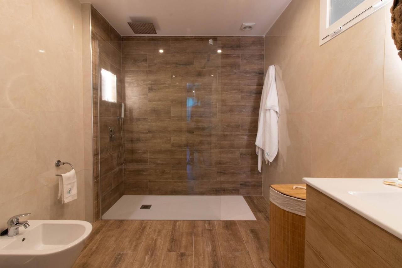 Room In Guest Room - Private Room In The Fishing Port Of Μαρμπέλλα Εξωτερικό φωτογραφία