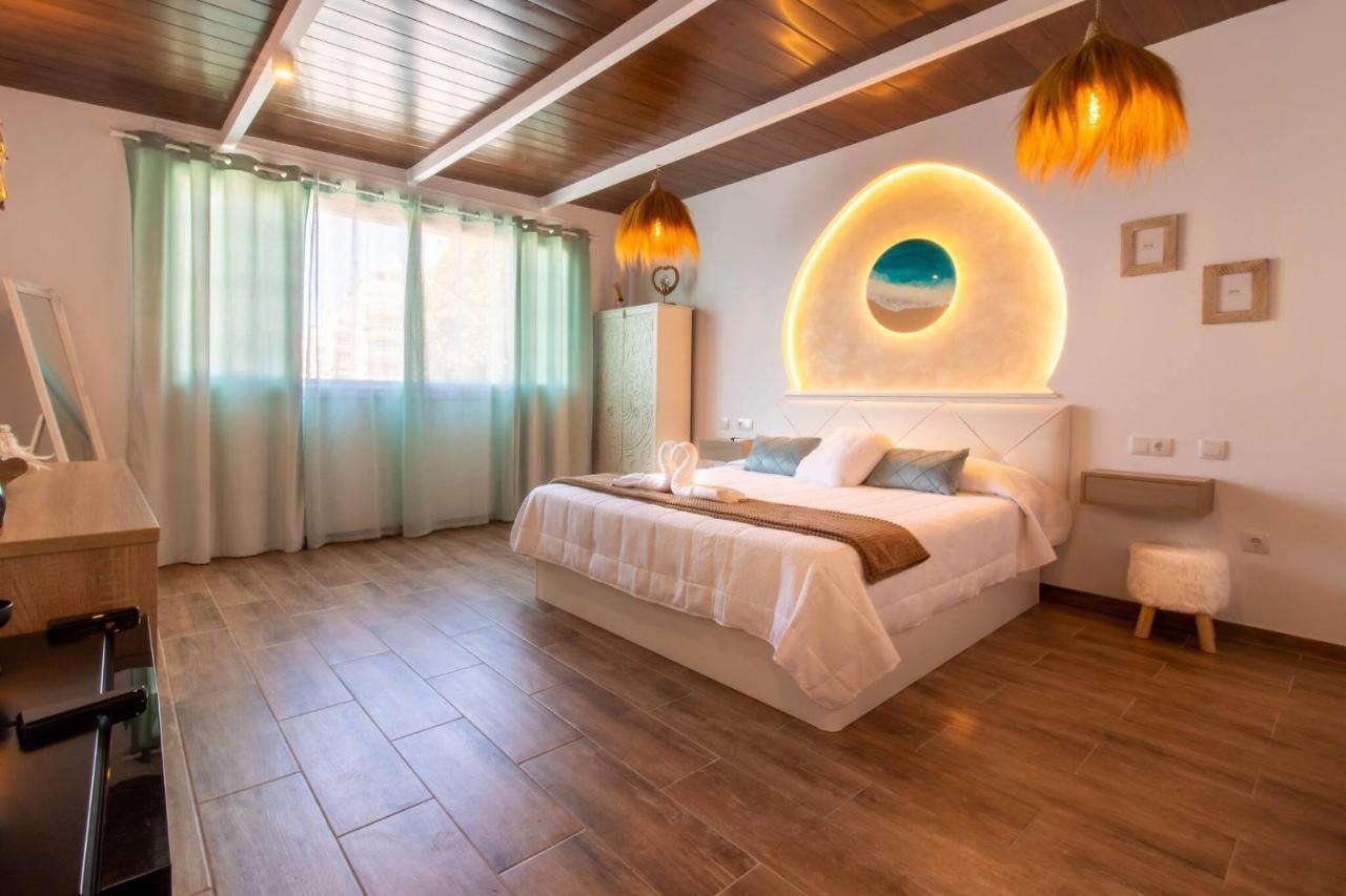 Room In Guest Room - Private Room In The Fishing Port Of Μαρμπέλλα Εξωτερικό φωτογραφία